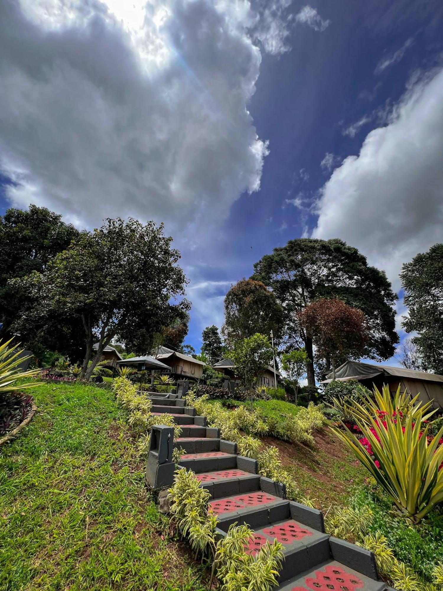 Trizara Resorts - Glam Camping Lembang Buitenkant foto