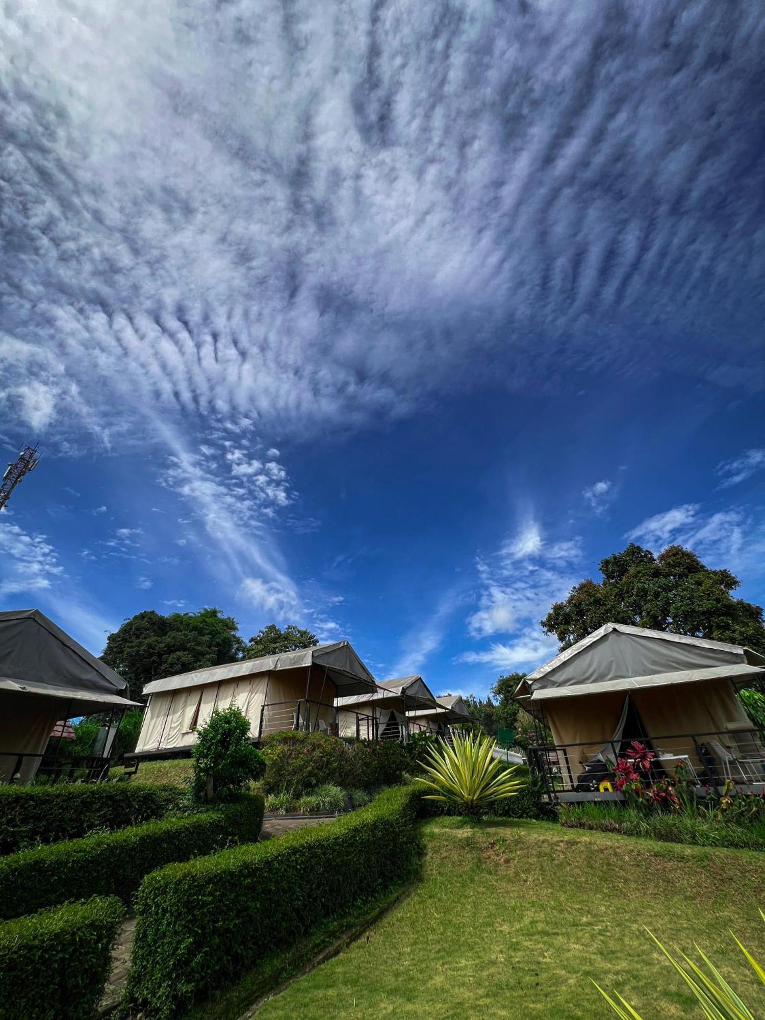Trizara Resorts - Glam Camping Lembang Buitenkant foto