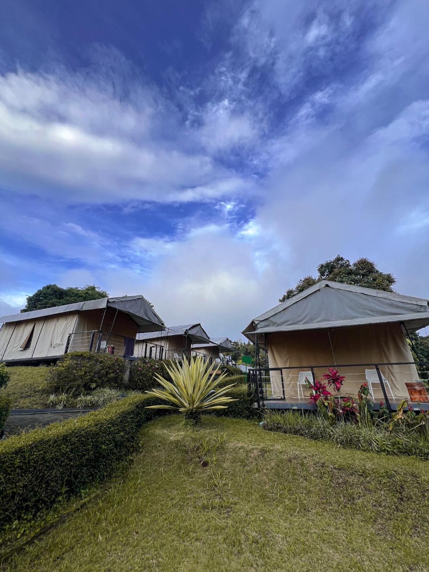 Trizara Resorts - Glam Camping Lembang Buitenkant foto