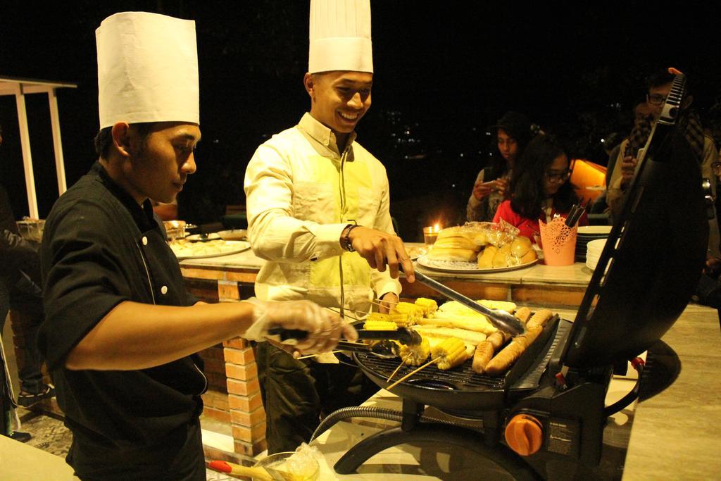 Trizara Resorts - Glam Camping Lembang Buitenkant foto