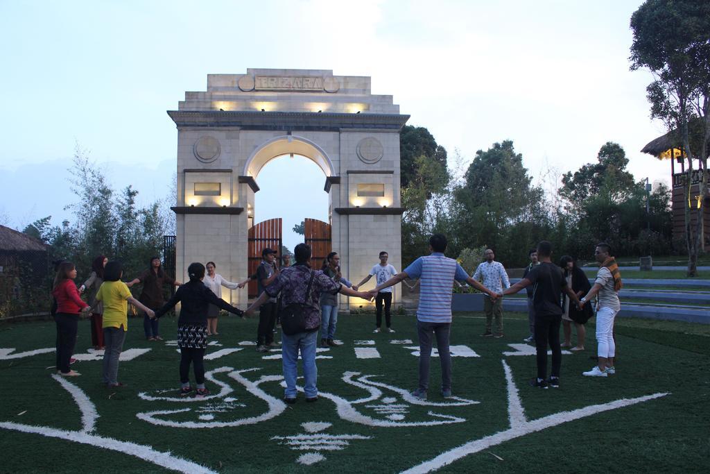 Trizara Resorts - Glam Camping Lembang Buitenkant foto